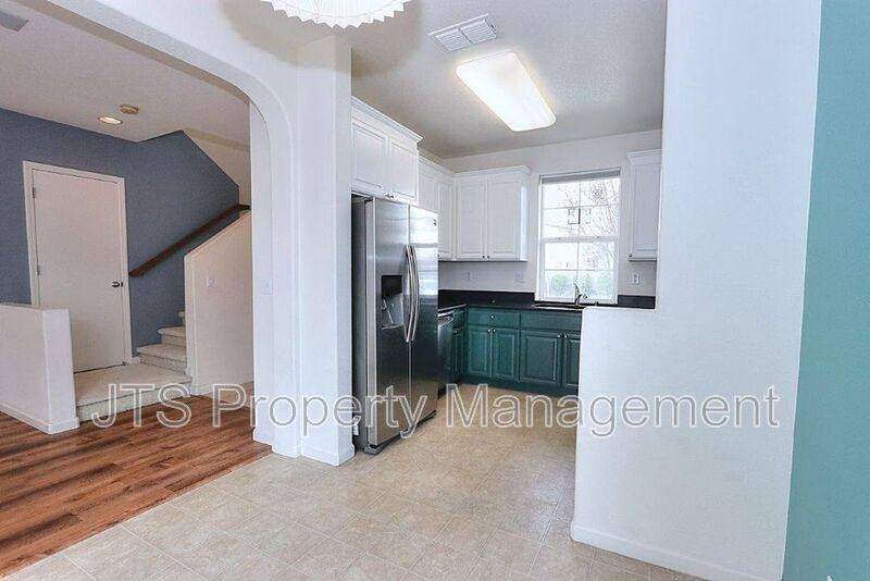 House for rent at 10921 Oakham Dr, Rancho Cordova, CA 95670