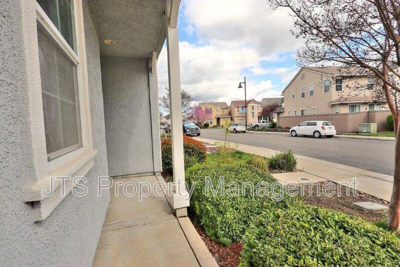 House for rent at 10921 Oakham Dr, Rancho Cordova, CA 95670