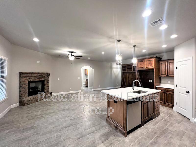 House for rent at 500 NW 176th St, Edmond, OK 73012