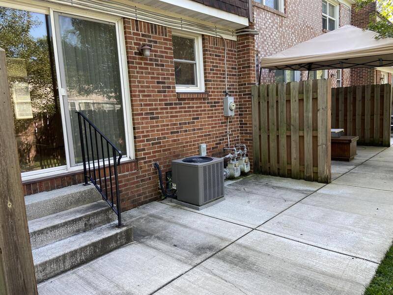 Townhouse for rent at 147 Creekside Dr, Buffalo, NY 14228