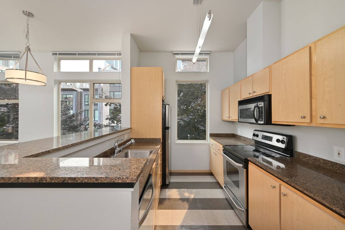 Apartment for rent at 425 23rd Ave S, Seattle, WA 98144