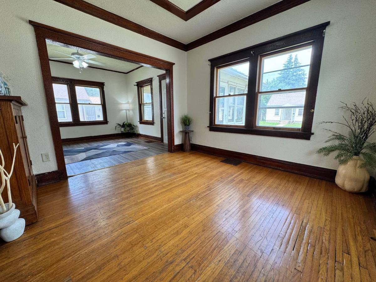 House for rent at 826 Williston Ave, Waterloo, IA 50702