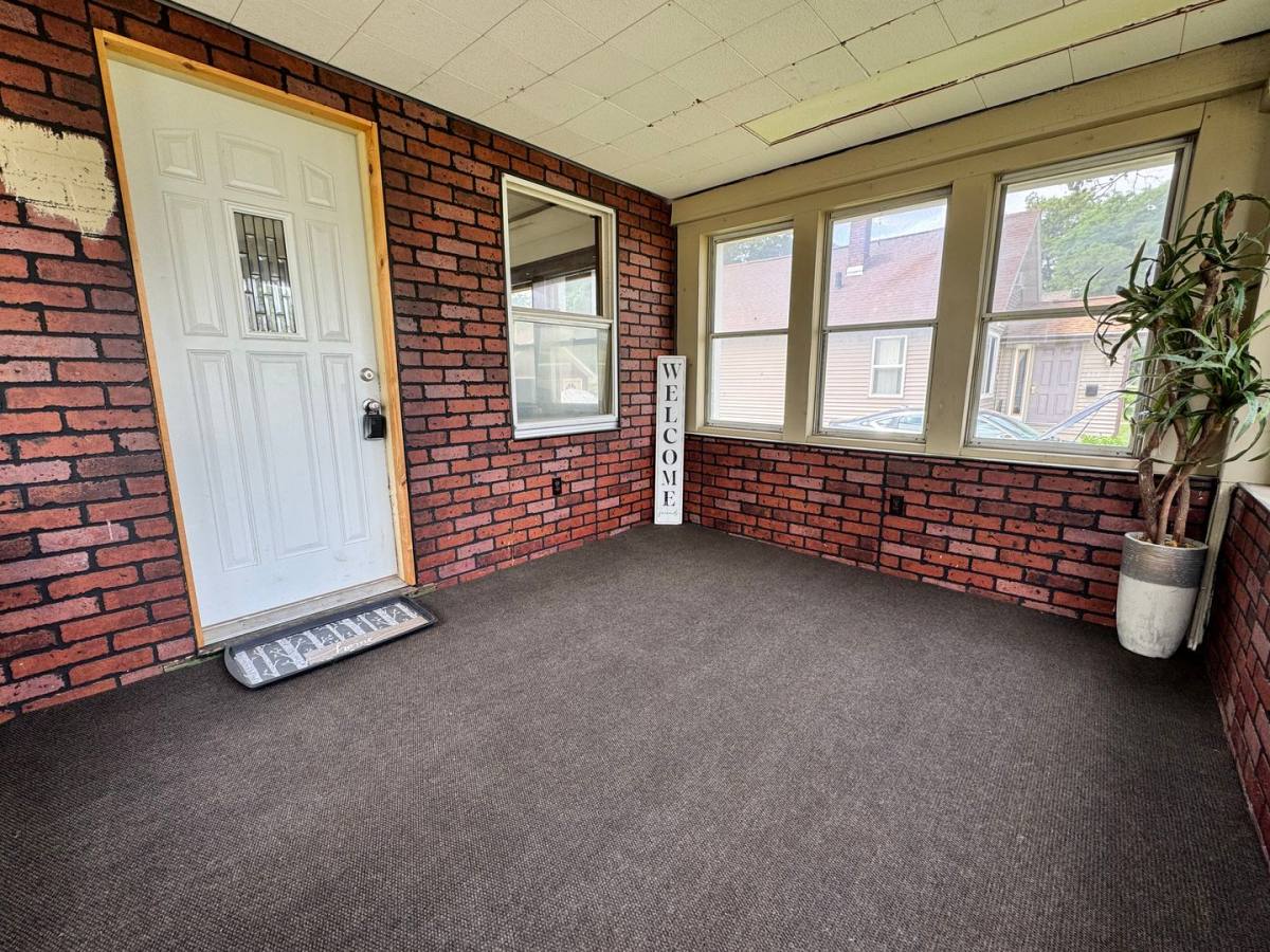 House for rent at 826 Williston Ave, Waterloo, IA 50702
