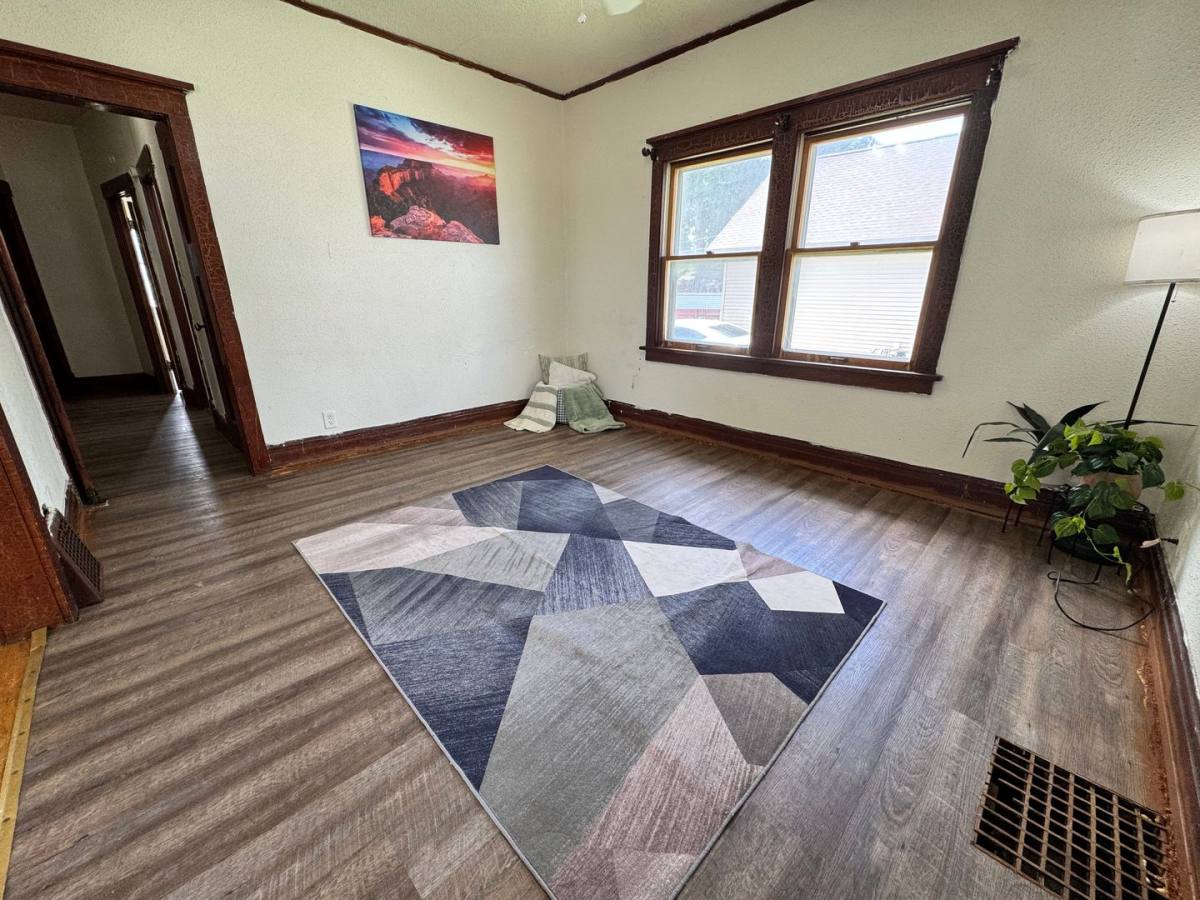 House for rent at 826 Williston Ave, Waterloo, IA 50702