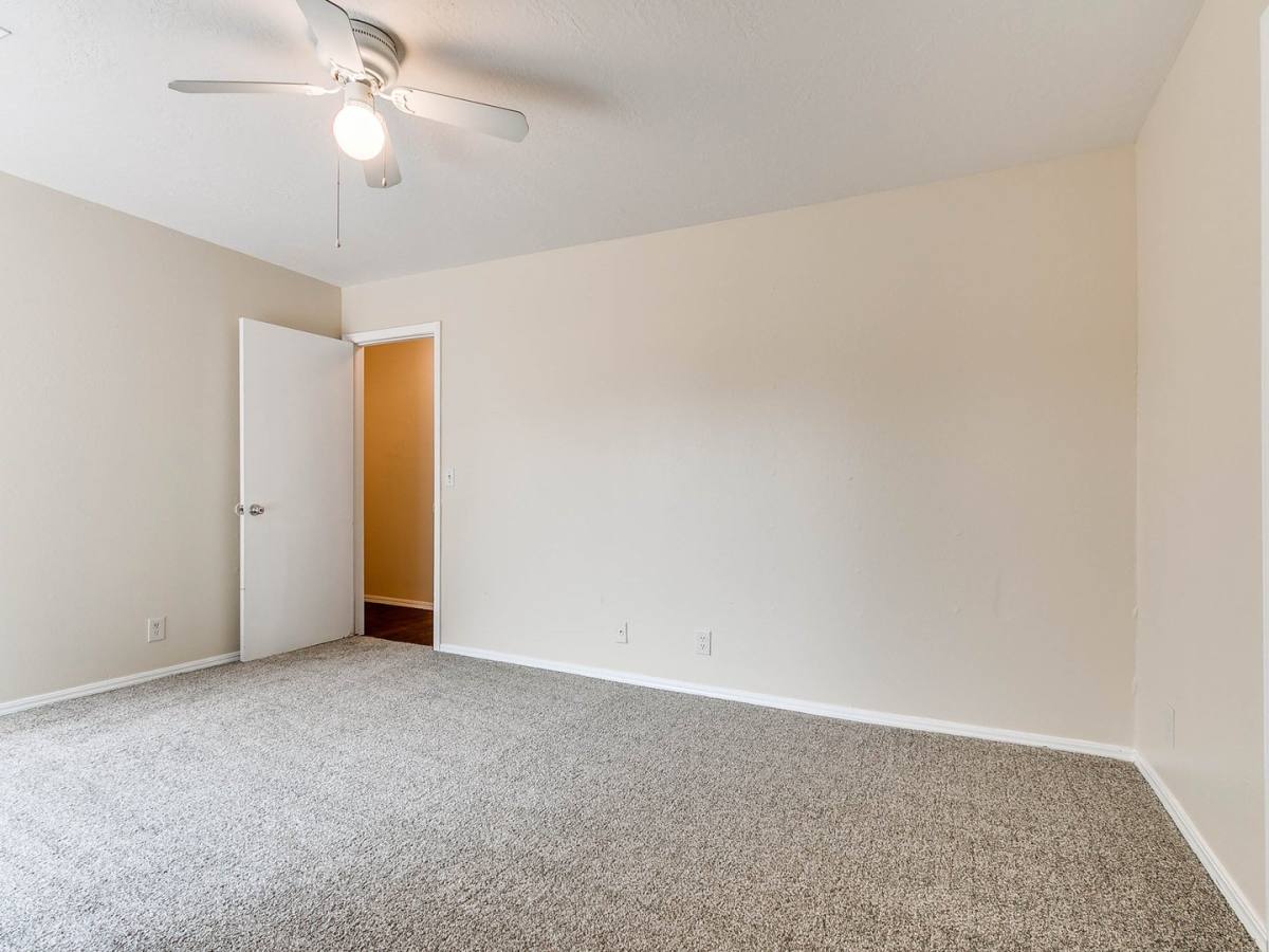 House for rent at 504 N Davis, Oklahoma City, OK 73127