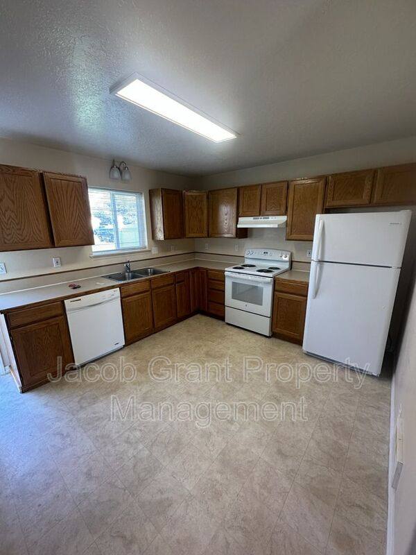 Townhouse for rent at 4946 Cole St #4, Pocatello, ID 83202