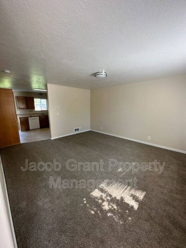 Townhouse for rent at 4946 Cole St #4, Pocatello, ID 83202