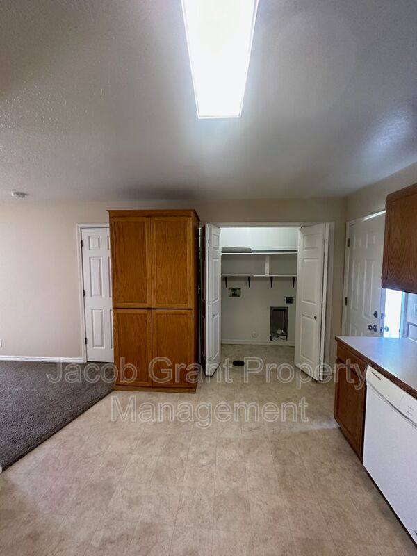Townhouse for rent at 4946 Cole St #4, Pocatello, ID 83202