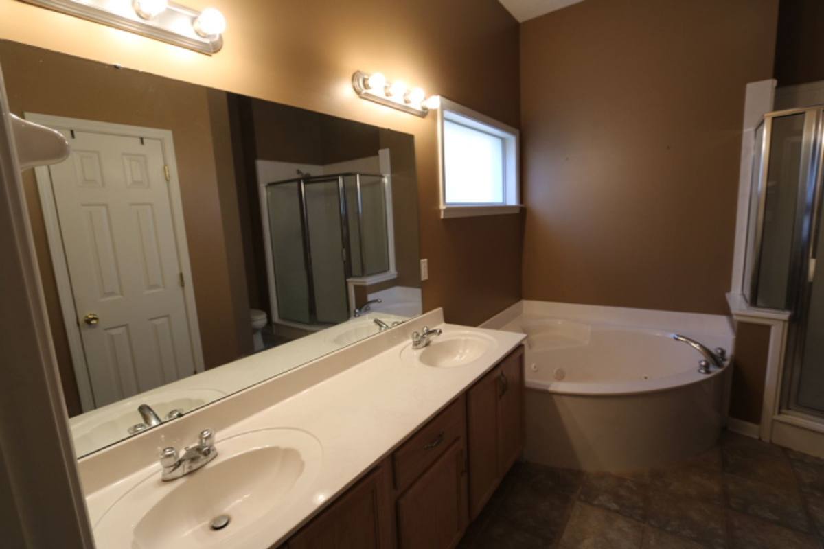 House for rent at 6955 Parkbrook Lane, Cordova, TN 38018