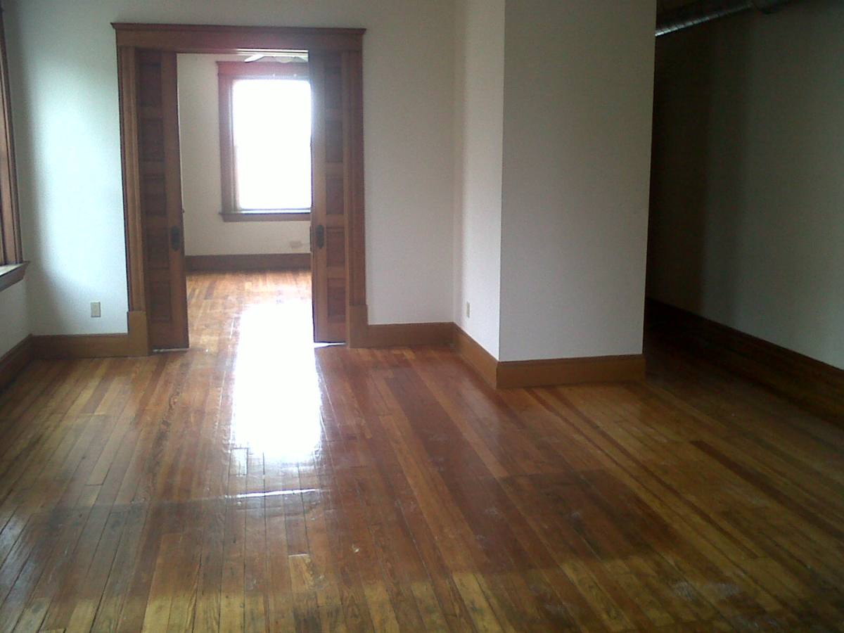 Apartment for rent at 2907-09 Glendora Ave, Cincinnati, OH 45219