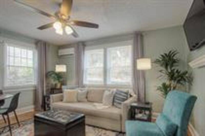 Apartment for rent at 4545 Main St #23, Kansas City, MO 64111