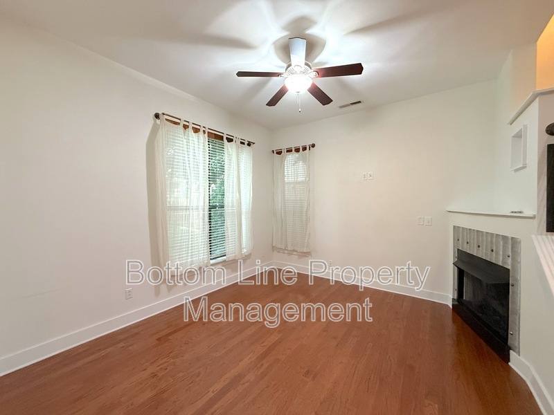 Townhouse for rent at 904 Warren Burgess Lane, Charlotte, NC 28205