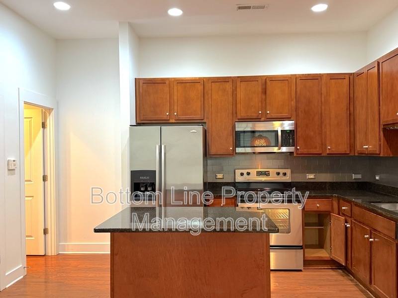 Townhouse for rent at 904 Warren Burgess Lane, Charlotte, NC 28205