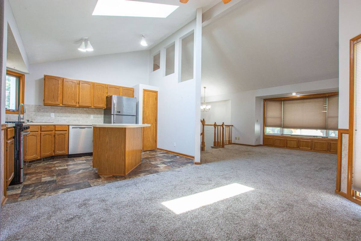 House for rent at 7513 S 134th St, Omaha, NE 68135