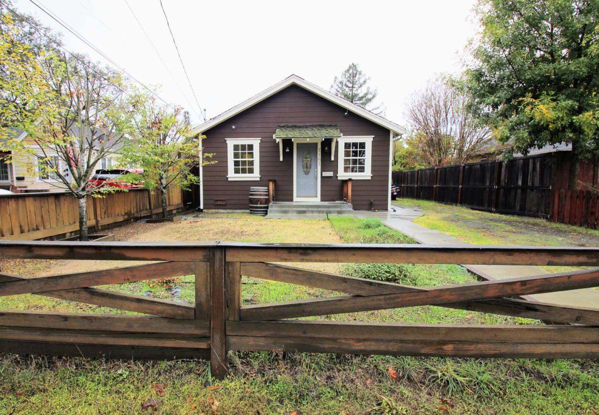 House for rent at 1151 Corby Ave, Santa Rosa, CA 95407