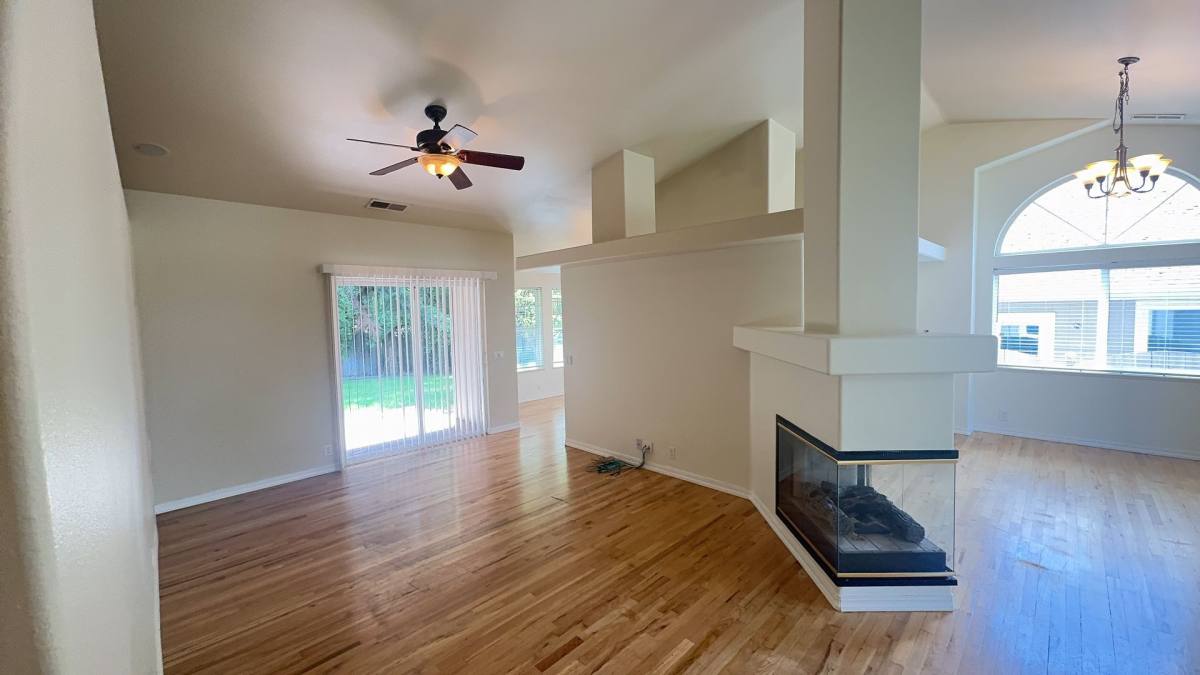 House for rent at 1652 Inverness Dr, Medford, OR 97504