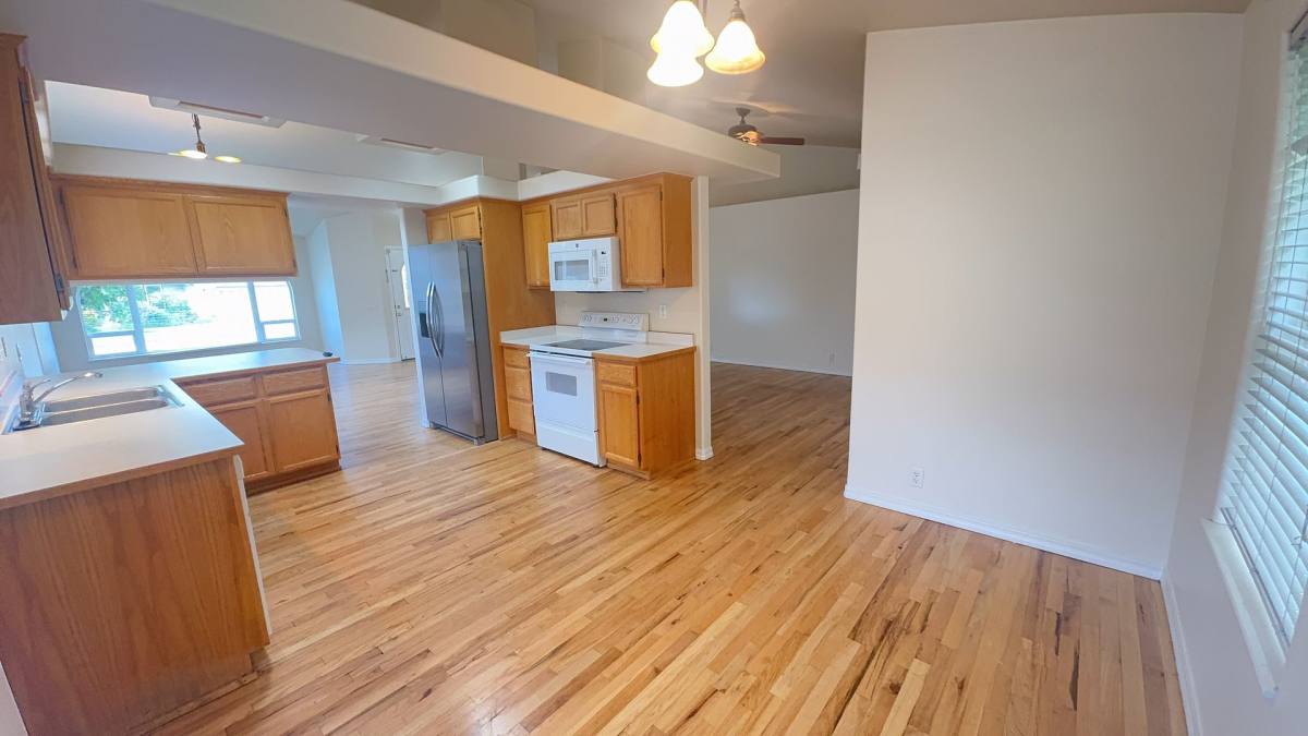 House for rent at 1652 Inverness Dr, Medford, OR 97504