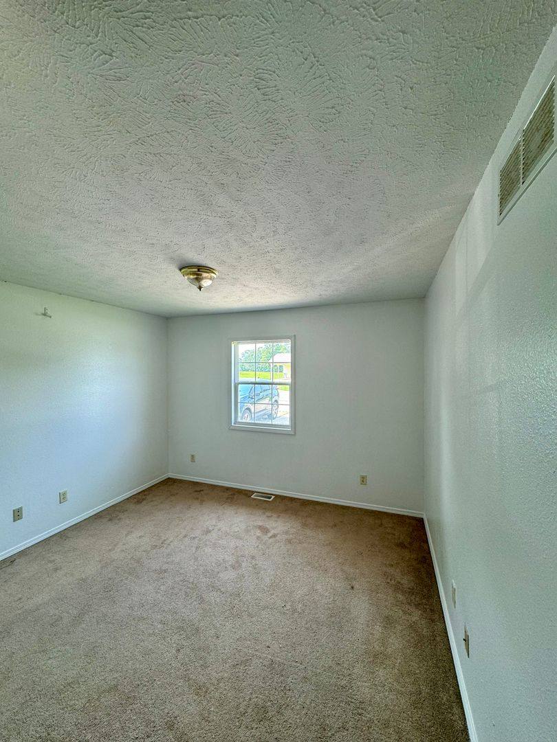 Apartment for rent at 20601 Sedalia Rd, Waynesville, MO 65583
