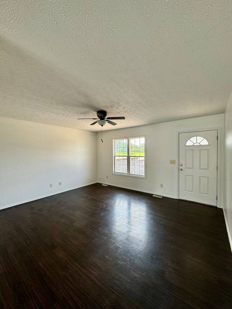 Apartment for rent at 20601 Sedalia Rd, Waynesville, MO 65583