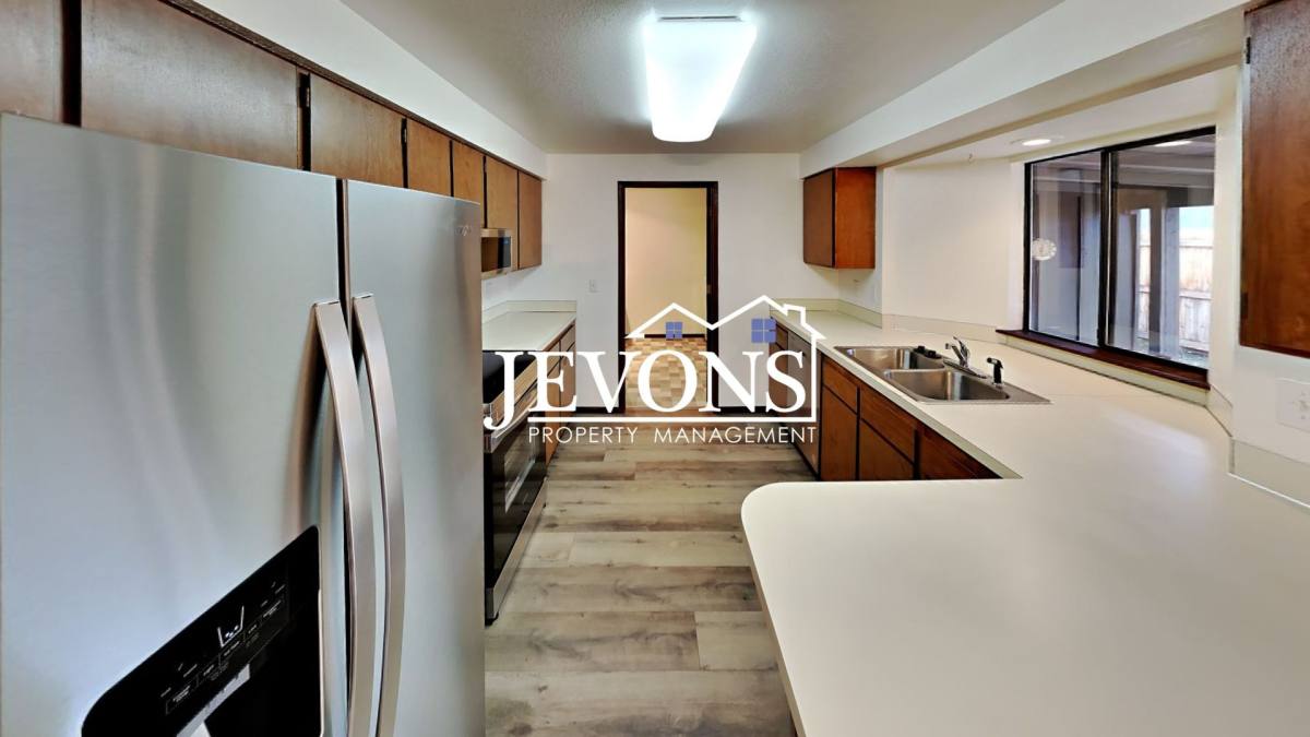 House for rent at 1202 S 39th Ave, Yakima, WA 98902