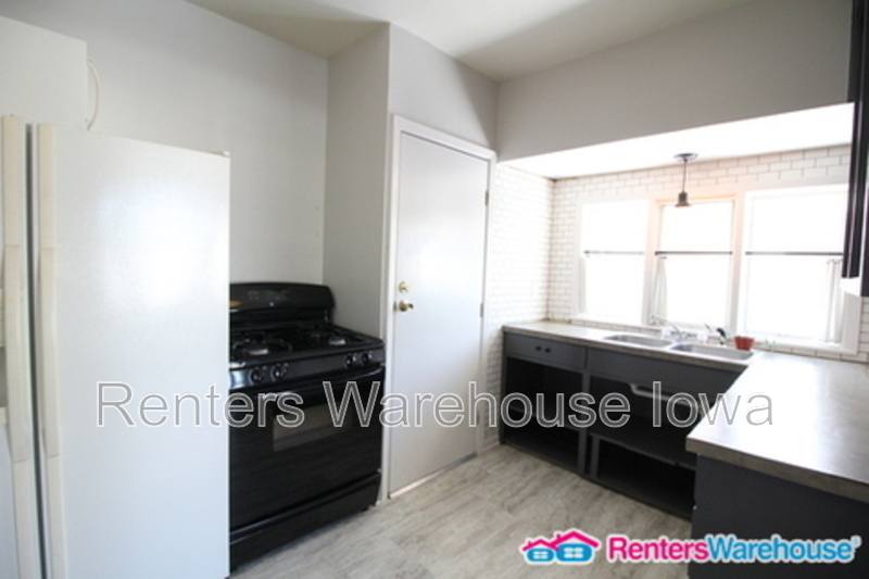 House for rent at 3724 University Ave, Des Moines, IA 50311