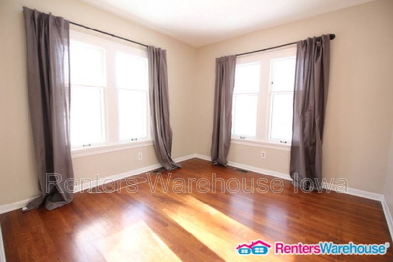 House for rent at 3724 University Ave, Des Moines, IA 50311