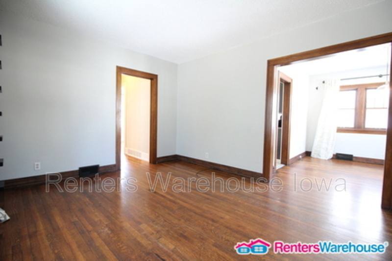 House for rent at 3724 University Ave, Des Moines, IA 50311