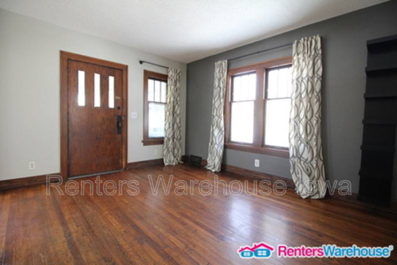 House for rent at 3724 University Ave, Des Moines, IA 50311