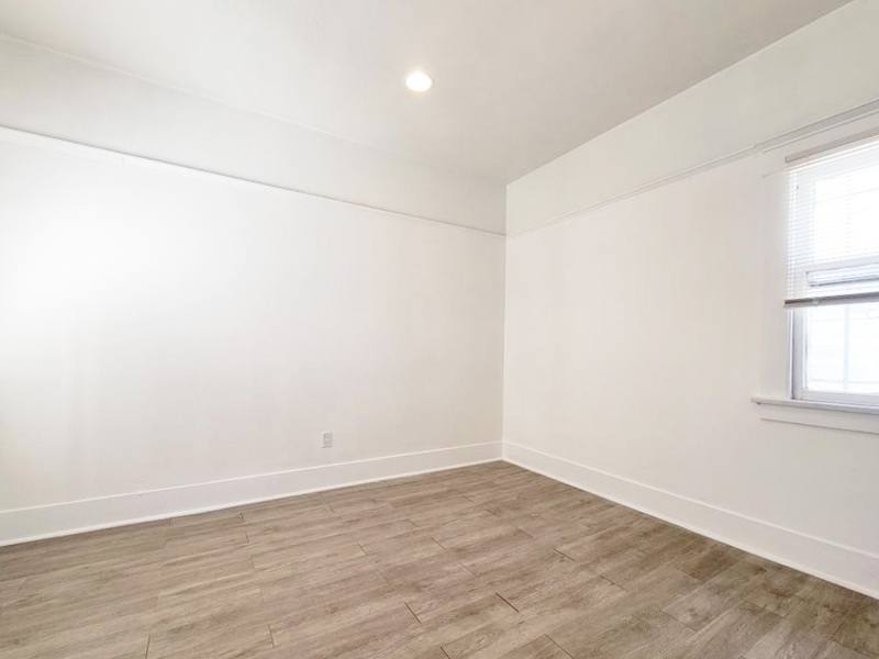 Apartment for rent at 435 W 4th St #1 2, Long Beach, CA 90802