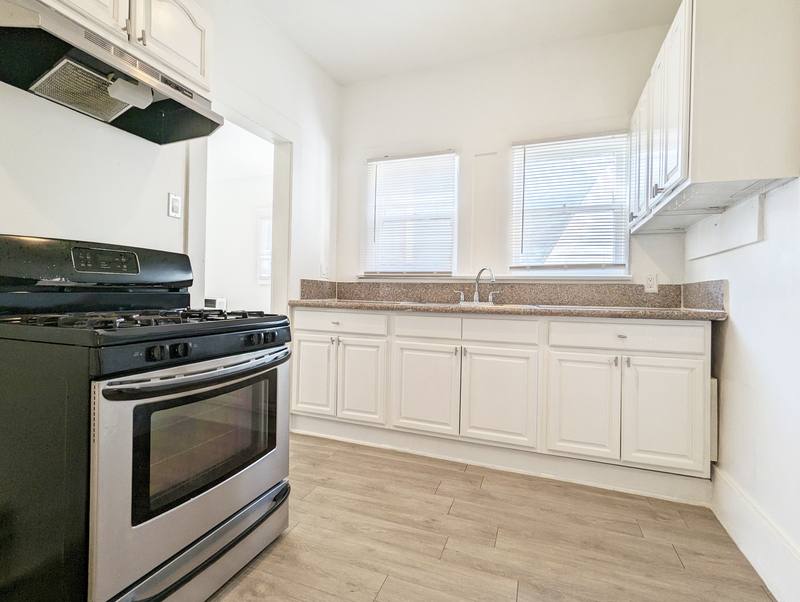 Apartment for rent at 435 W 4th St #1 2, Long Beach, CA 90802