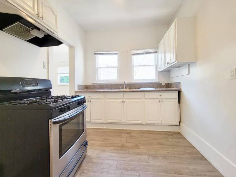 Apartment for rent at 435 W 4th St #1 2, Long Beach, CA 90802