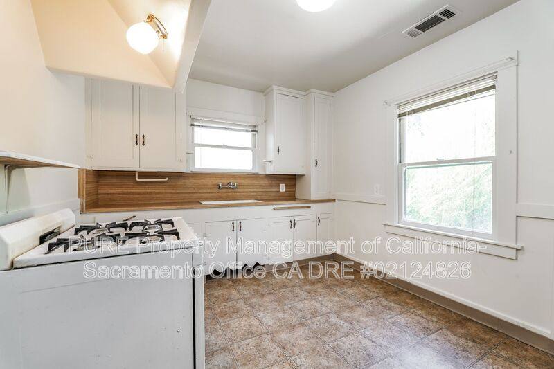 House for rent at 2625 D St, Sacramento, CA 95816