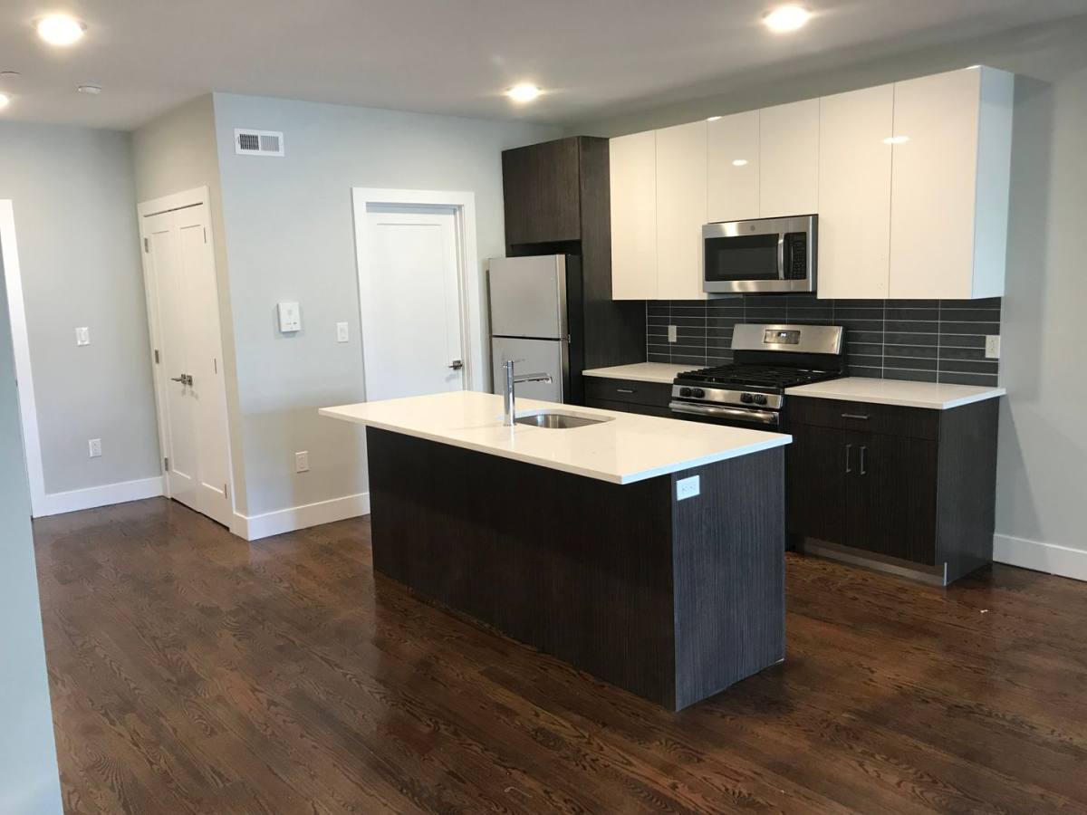 Apartment for rent at 915 N 28th St, Philadelphia, PA 19130