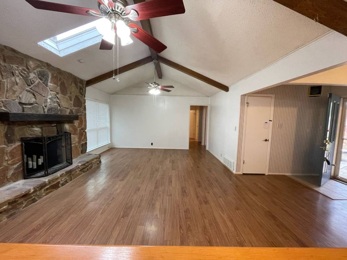 House for rent at 1905 Fox Hill Court, Arlington, TX 76015