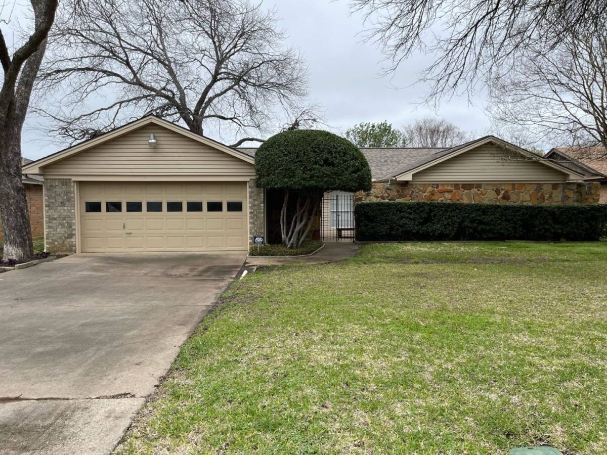 House for rent at 1905 Fox Hill Court, Arlington, TX 76015
