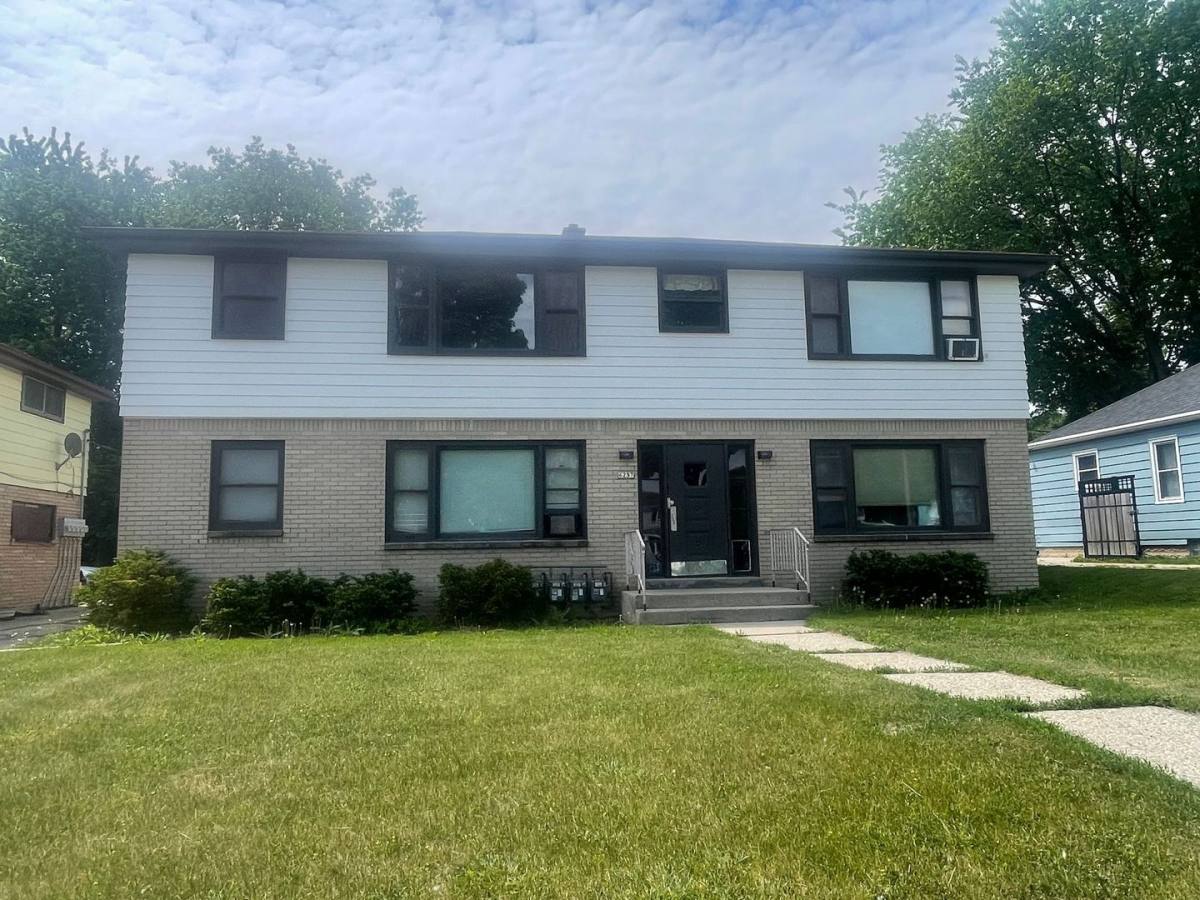 Apartment for rent at 6257 W Oklahoma Ave, Milwaukee, WI 53219