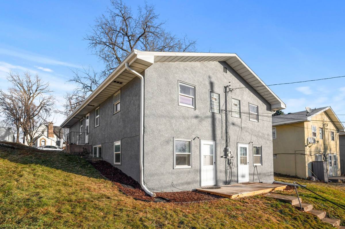 Apartment for rent at 560-562 37th Ave NE, Minneapolis, MN 55421