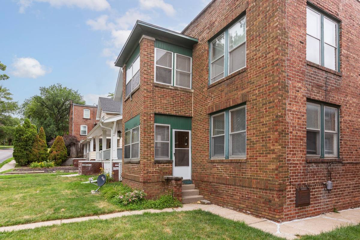 Apartment for rent at 3310 Jackson St, Omaha, NE 68105