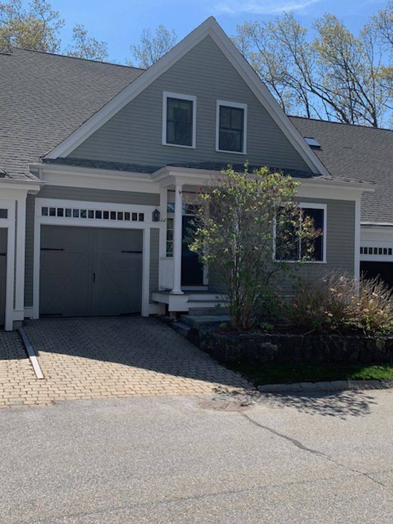 Apartment for rent at 22 White Oaks Lane, Reading, MA 01867