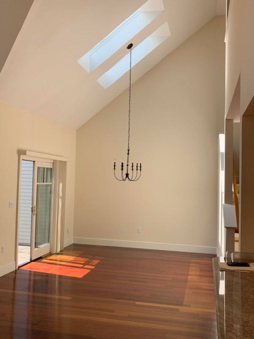 Apartment for rent at 22 White Oaks Lane, Reading, MA 01867
