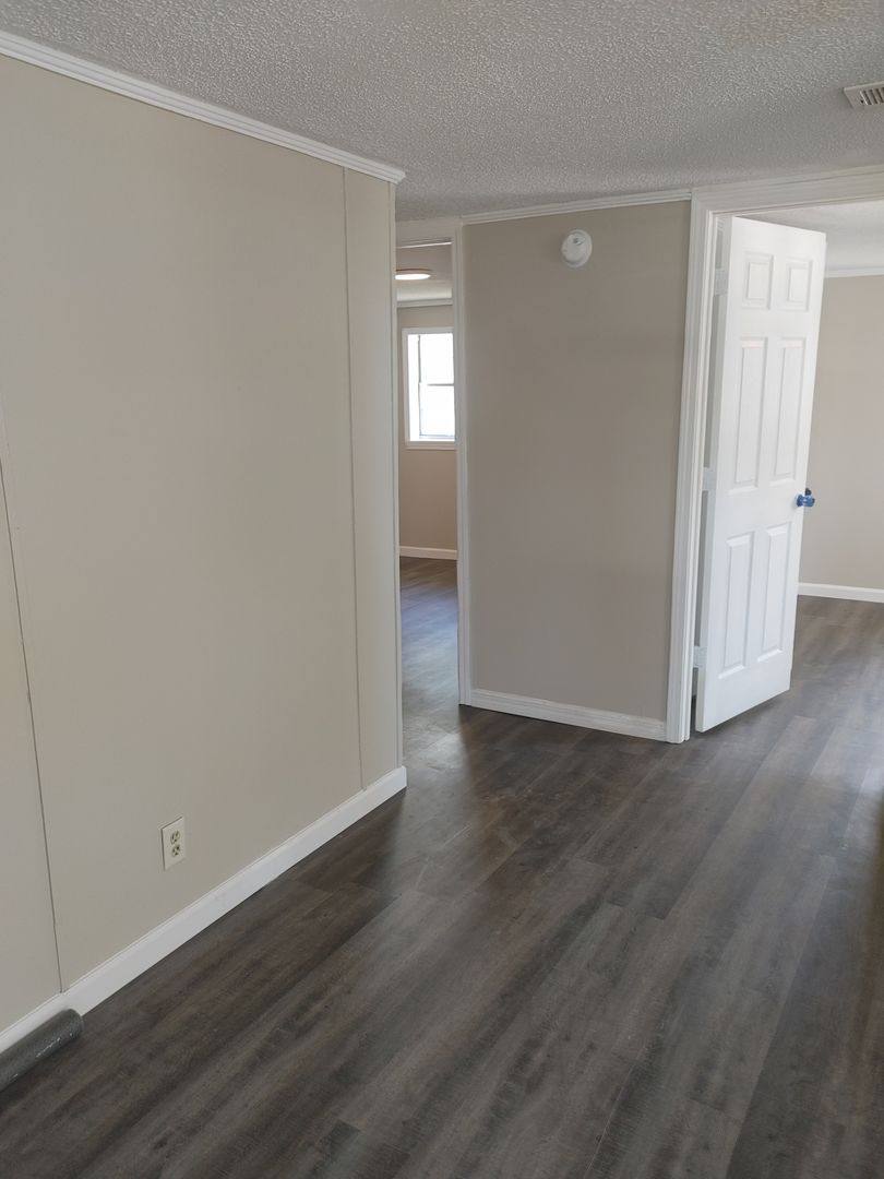 House for rent at 56 NW Railroad St, Hazlehurst, GA 31539
