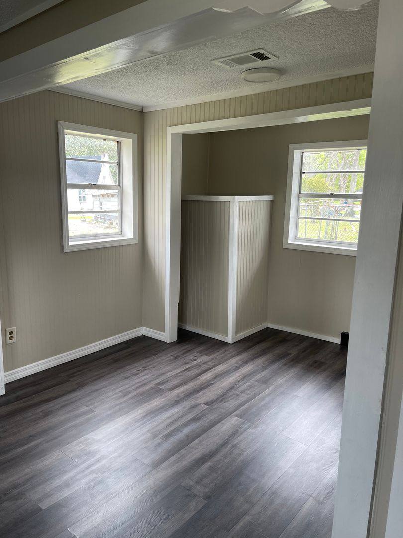 House for rent at 56 NW Railroad St, Hazlehurst, GA 31539