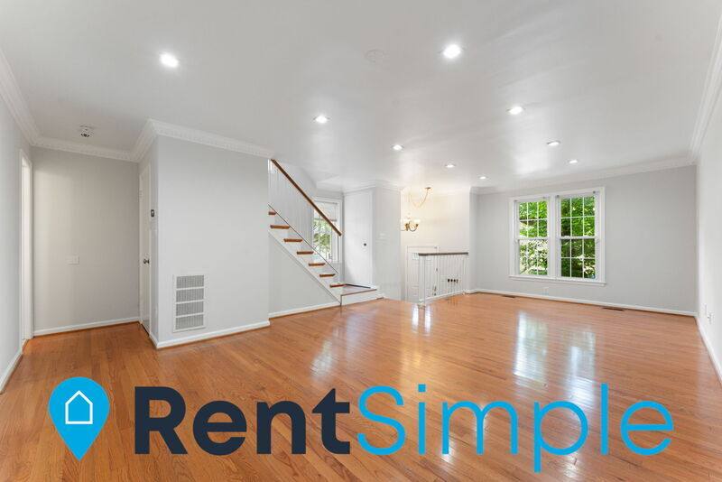 Townhouse for rent at 39 Fendall Ave, Alexandria, VA 22304
