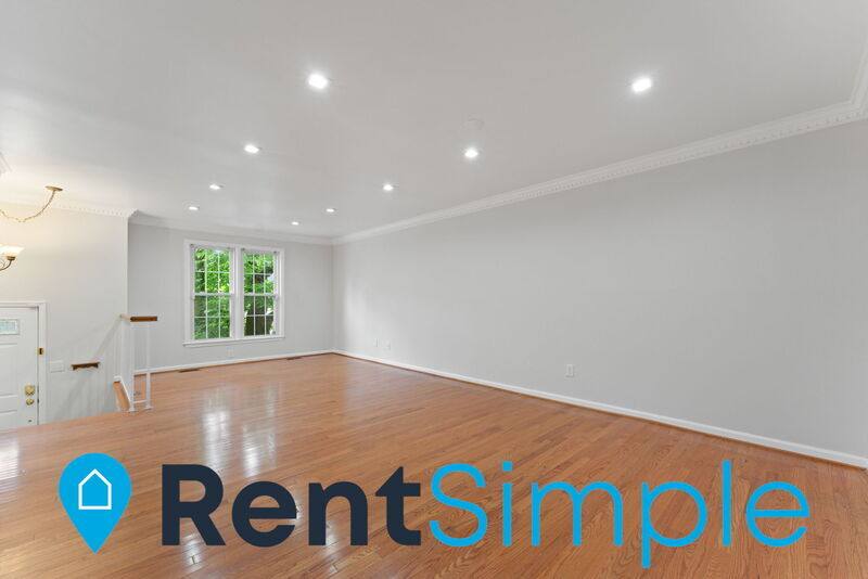 Townhouse for rent at 39 Fendall Ave, Alexandria, VA 22304