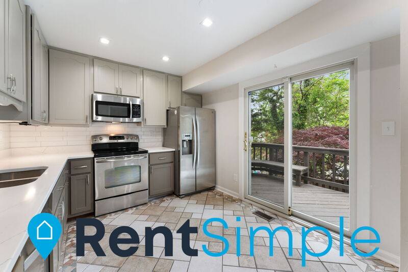 Townhouse for rent at 39 Fendall Ave, Alexandria, VA 22304