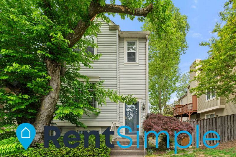 Townhouse for rent at 39 Fendall Ave, Alexandria, VA 22304