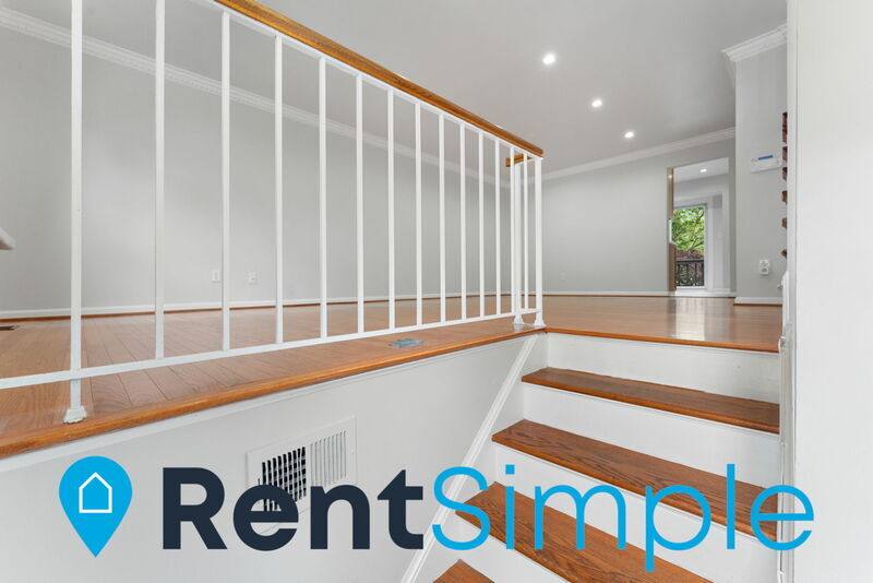 Townhouse for rent at 39 Fendall Ave, Alexandria, VA 22304