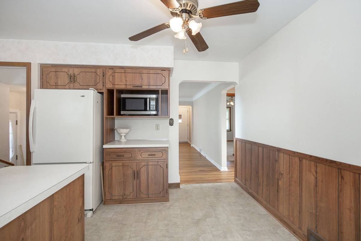 House for rent at 8310 Salisbury Dr, Cleveland, OH 44129