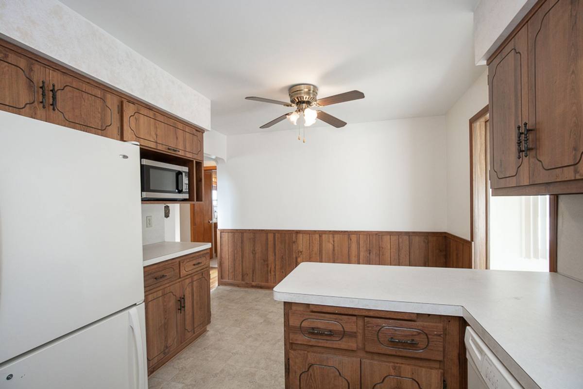 House for rent at 8310 Salisbury Dr, Cleveland, OH 44129