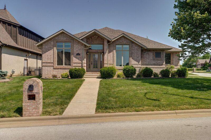 House for rent at 1367 E Siler Parkway, Springfield, MO 65804